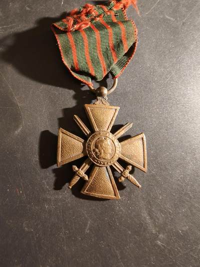 老王徽章第186期 - 法国1917版战争十字奖章