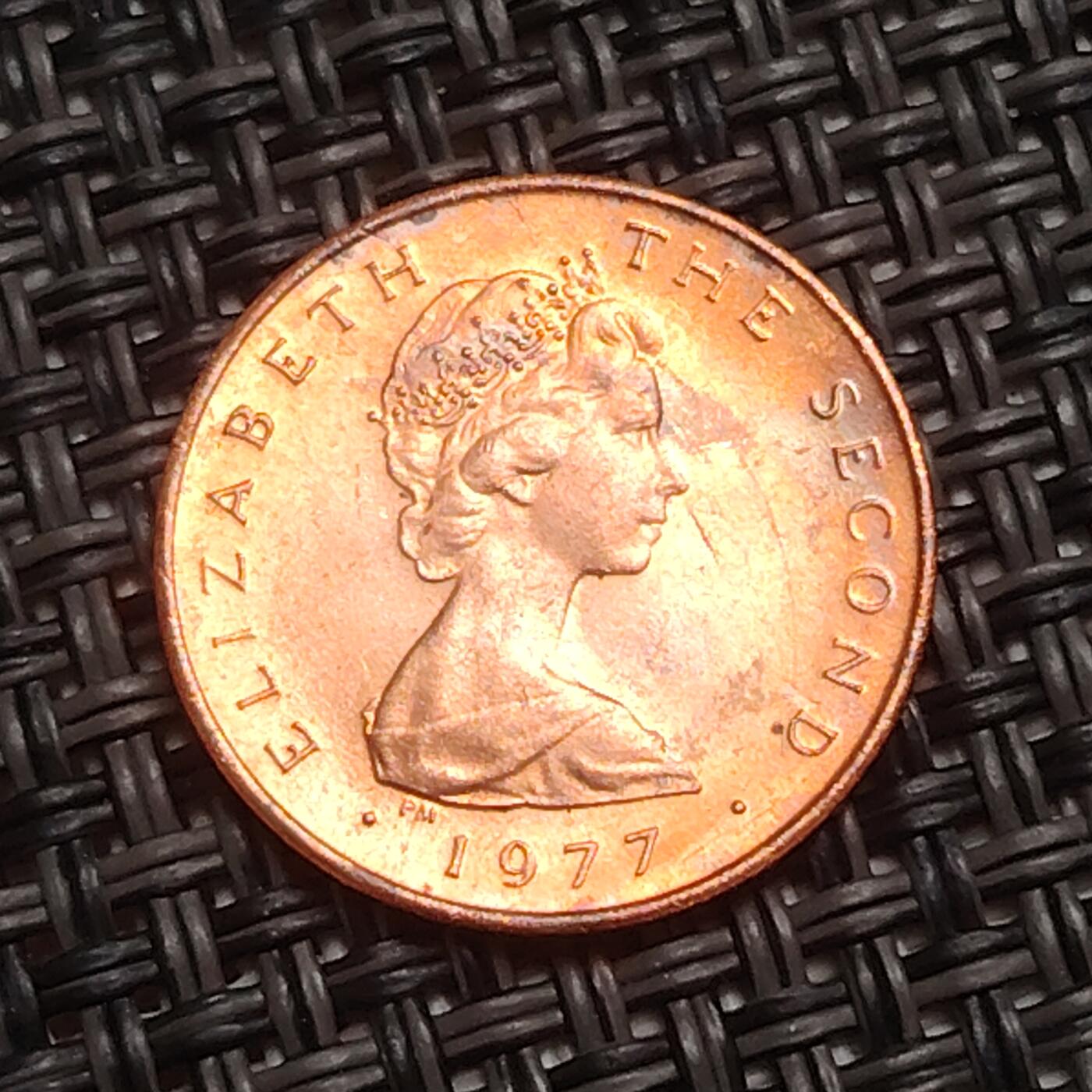 布加迪🐬～世界钱币(上海)🌾第 280 期 /  各国套币和散币 马恩岛 1977年 1/2分 原光品相