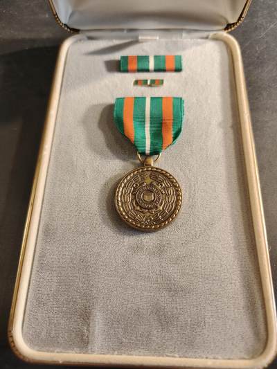 老王徽章第186期 - 美国海岸警备队成就奖章 实发版 原盒带略和珐琅略 少见全套