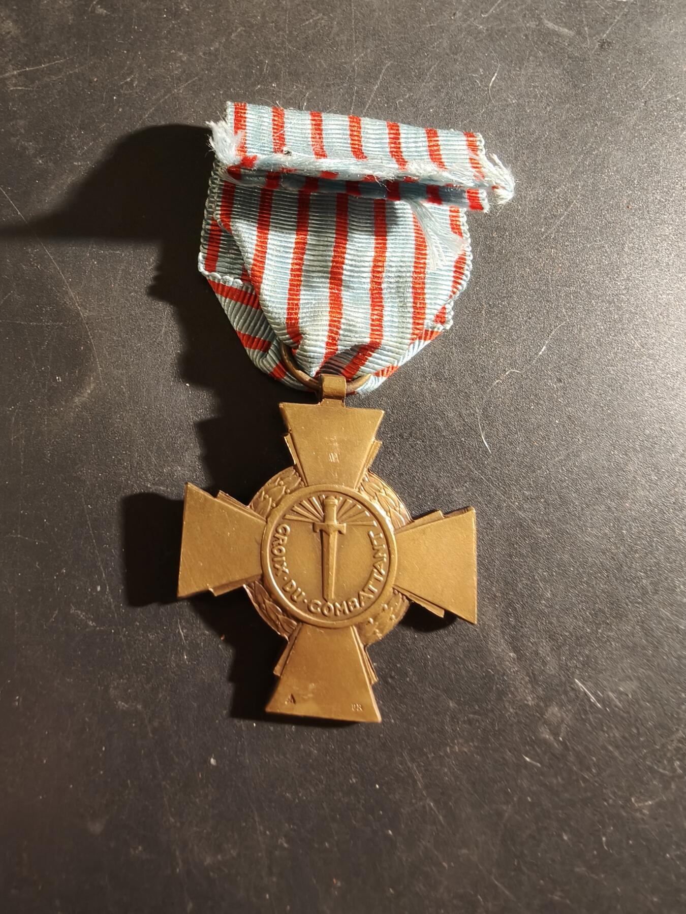 老王徽章第186期 法国战斗十字奖章