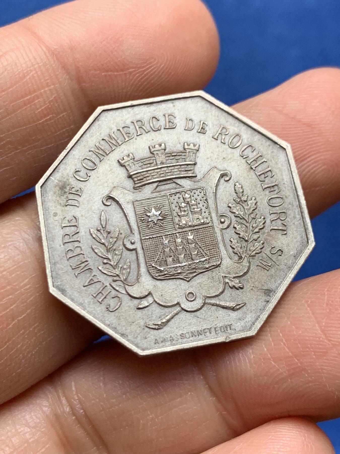 《竞宝斋》第469场 周日，周一 2场连拍 （全场包邮）欢迎送拍 法国罗什福尔商会八角银质代币。直径：30mm，重：10.7g，边铭：950M/M 菱形 野猪头 银标