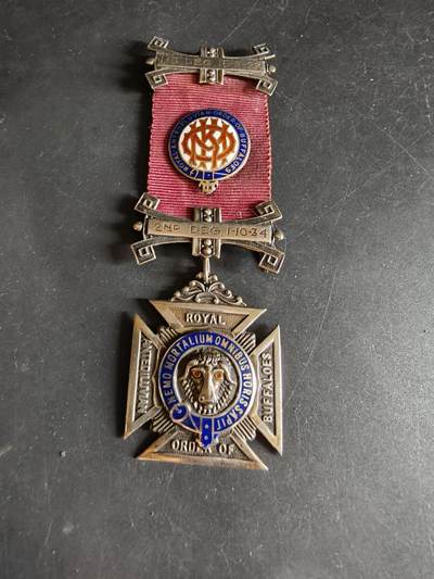 老王徽章第186期 - 英国皇家野牛兄弟会奖章    ，实发    925银珐琅     22.9g