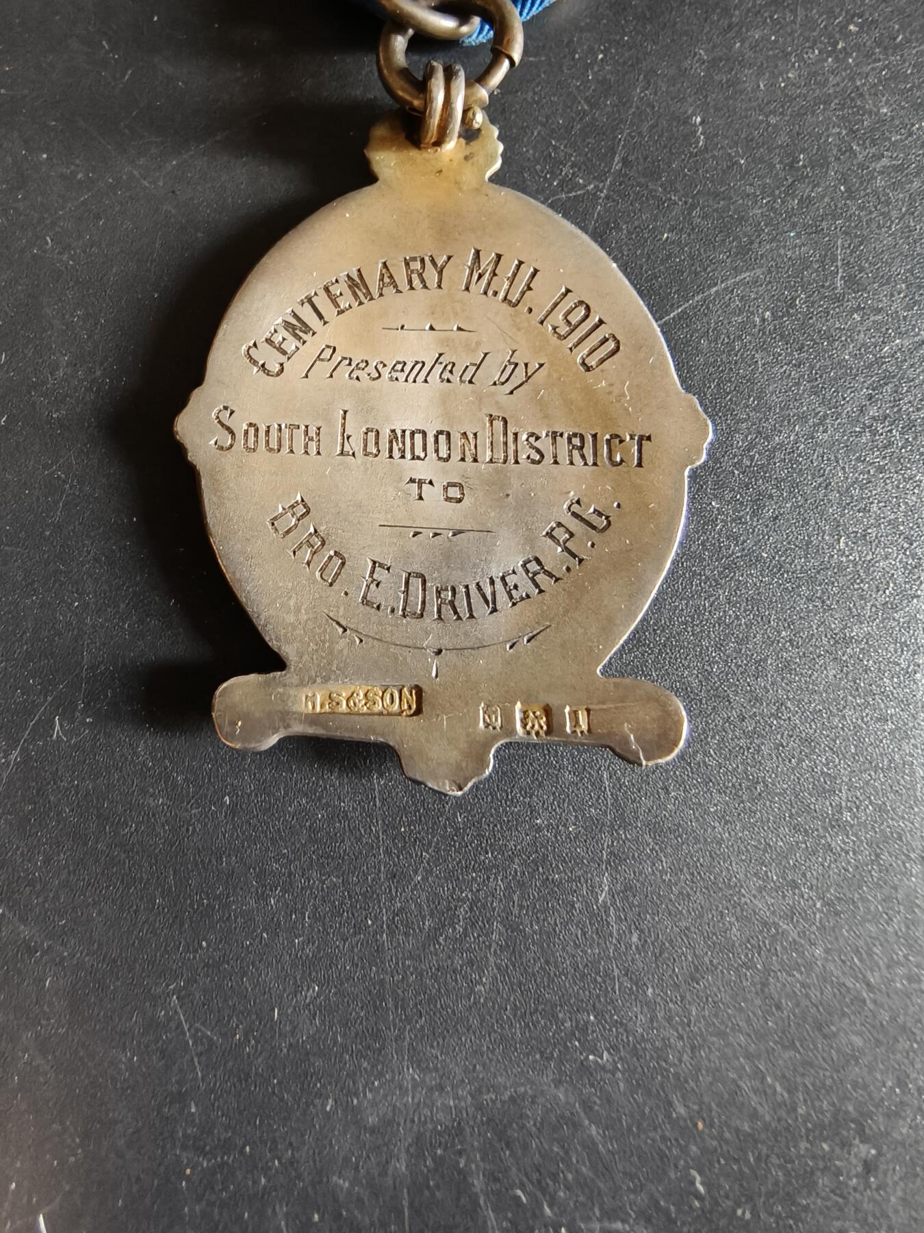 老王徽章第186期 英国秘密共济会功绩奖章    925银镀金珐琅   实发      16.1g