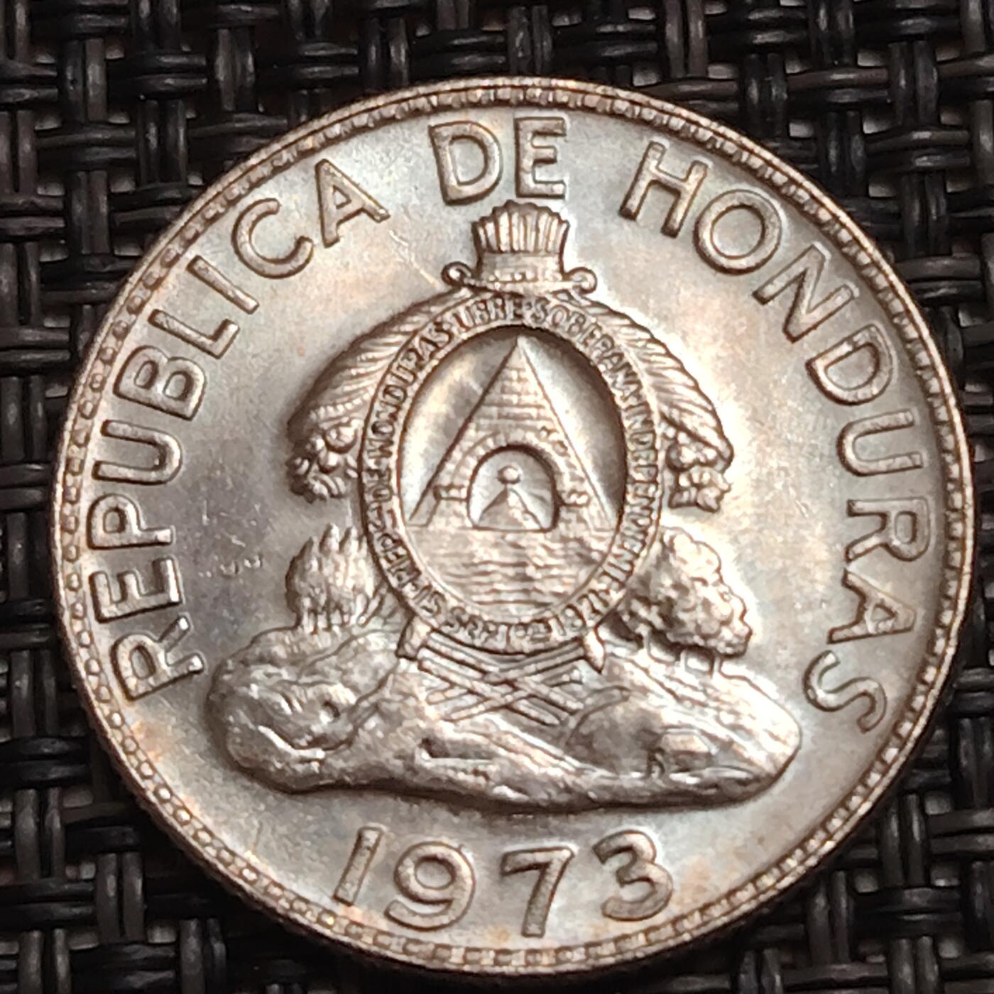 布加迪🐬～世界钱币(上海)🌾第 280 期 /  各国套币和散币 洪都拉斯🇭🇳 1973年 50分 3mm