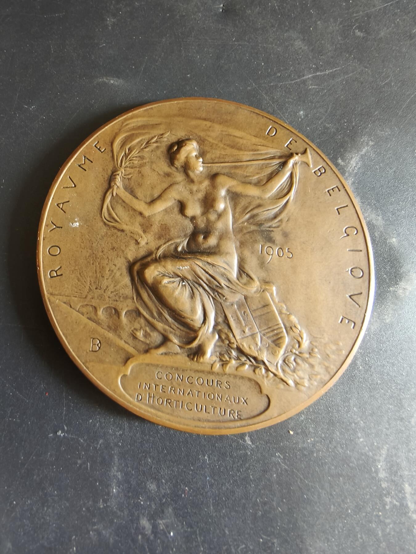老王徽章第186期 比利时1905年列日世界博览会大铜章     直径70mm    重量118.3g
