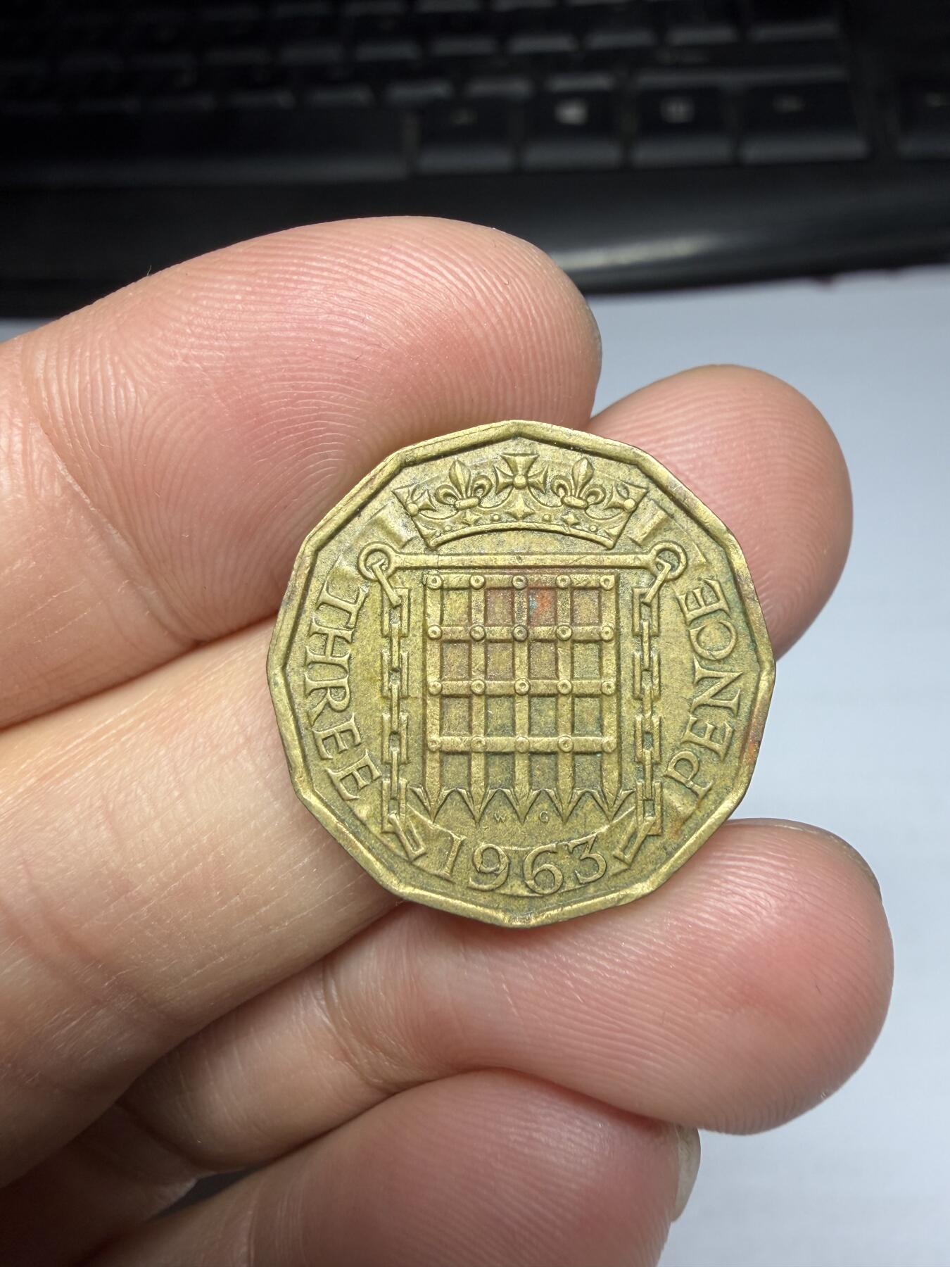 2026年集古藏今外币拍卖第三期-第1场—（总第311拍），可以寄存60天，满160元包邮。 1963年英国3便士