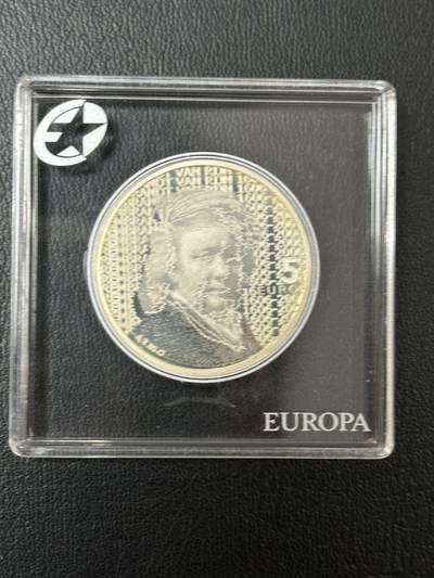 丙午马年三月第二场 精品更新 - 荷兰2006年纪念伦勃朗银币 11.9克925高银！。此枚为近代欧元高含银量纪念币品种。伦勃朗的1000盾纸币是荷兰顶级藏品之一示意图见p4本拍不含纸币！近期银价震荡，值得投资！藏家出品带小圆盒