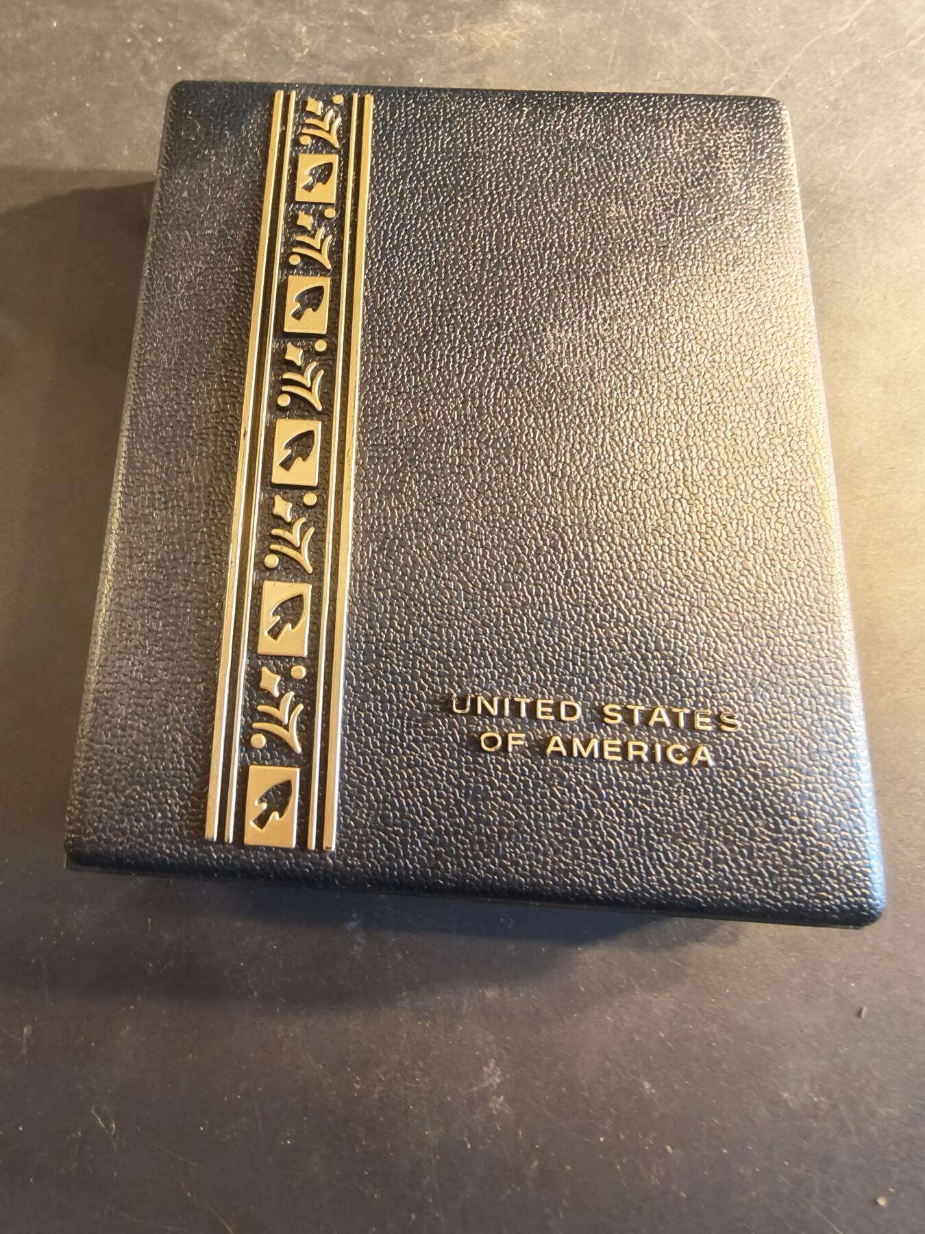 老王徽章第186期 美国反恐战争远征奖章 原盒带略、珐琅略和迷你章 少见全套