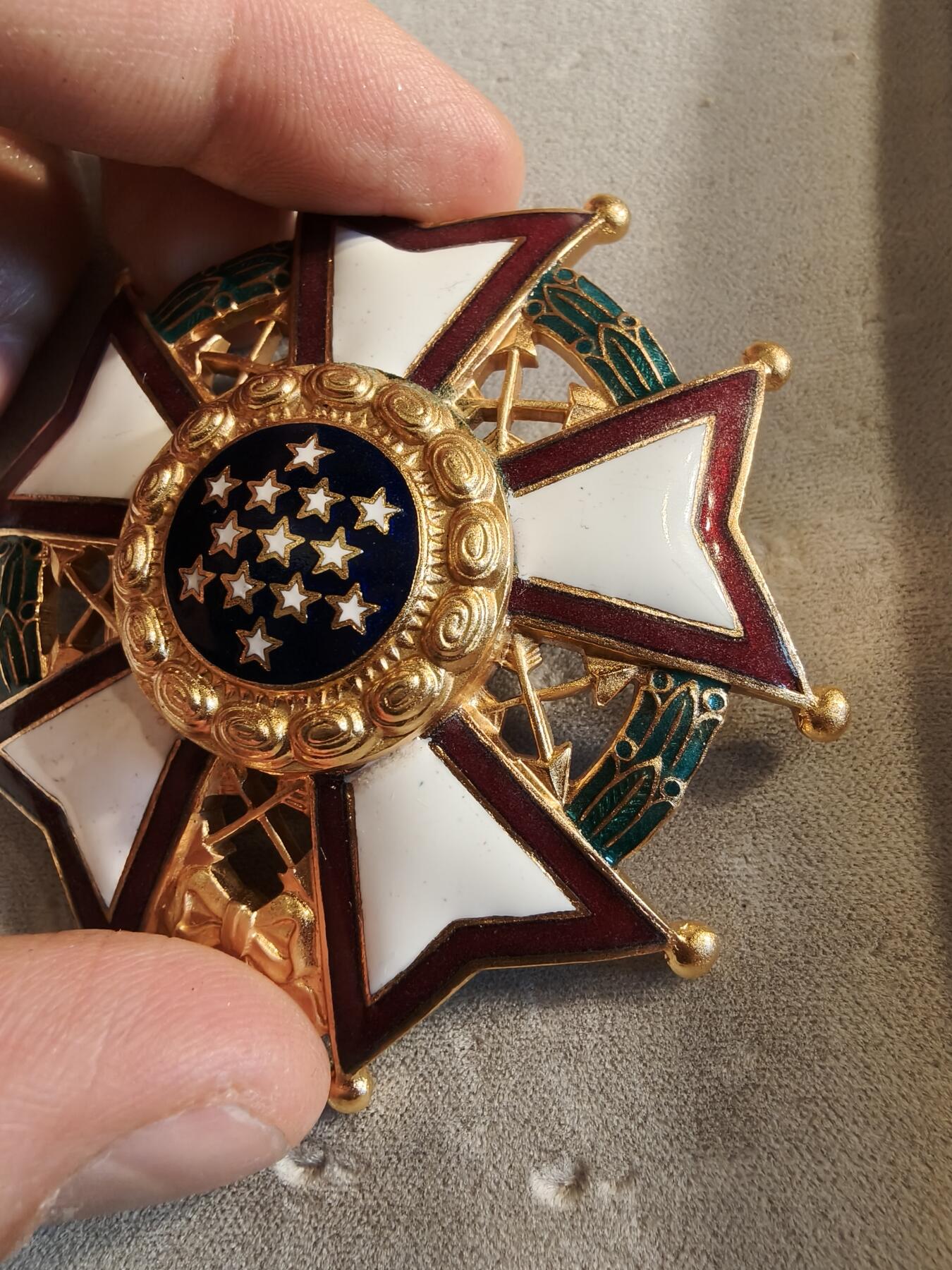 老王徽章第186期 美国司令官级功绩军团勋章 原盒带略和珐琅略 少见全套