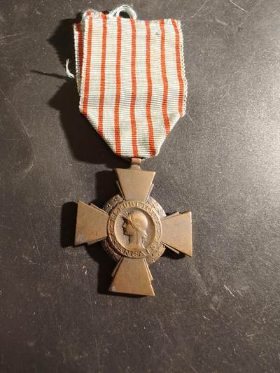 老王徽章第186期 - 法国战斗十字奖章