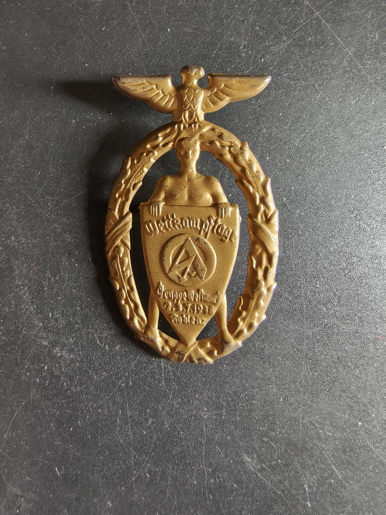 老王徽章第186期 德三1938年SA冲锋队西马克集团体育节证章