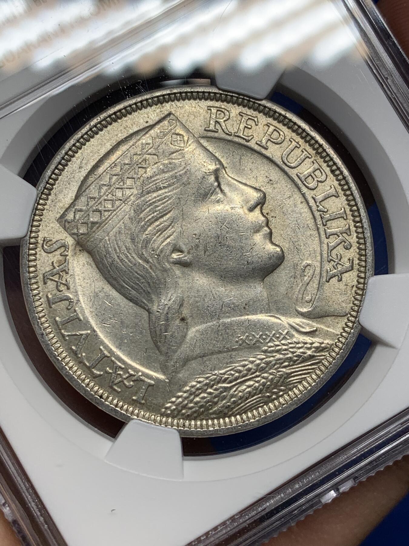 《竞宝斋》第469场 周日，周一 2场连拍 （全场包邮）欢迎送拍 NGC AU58 拉脱维亚1931年谷物女神5拉特银币，状态非常好，略低评