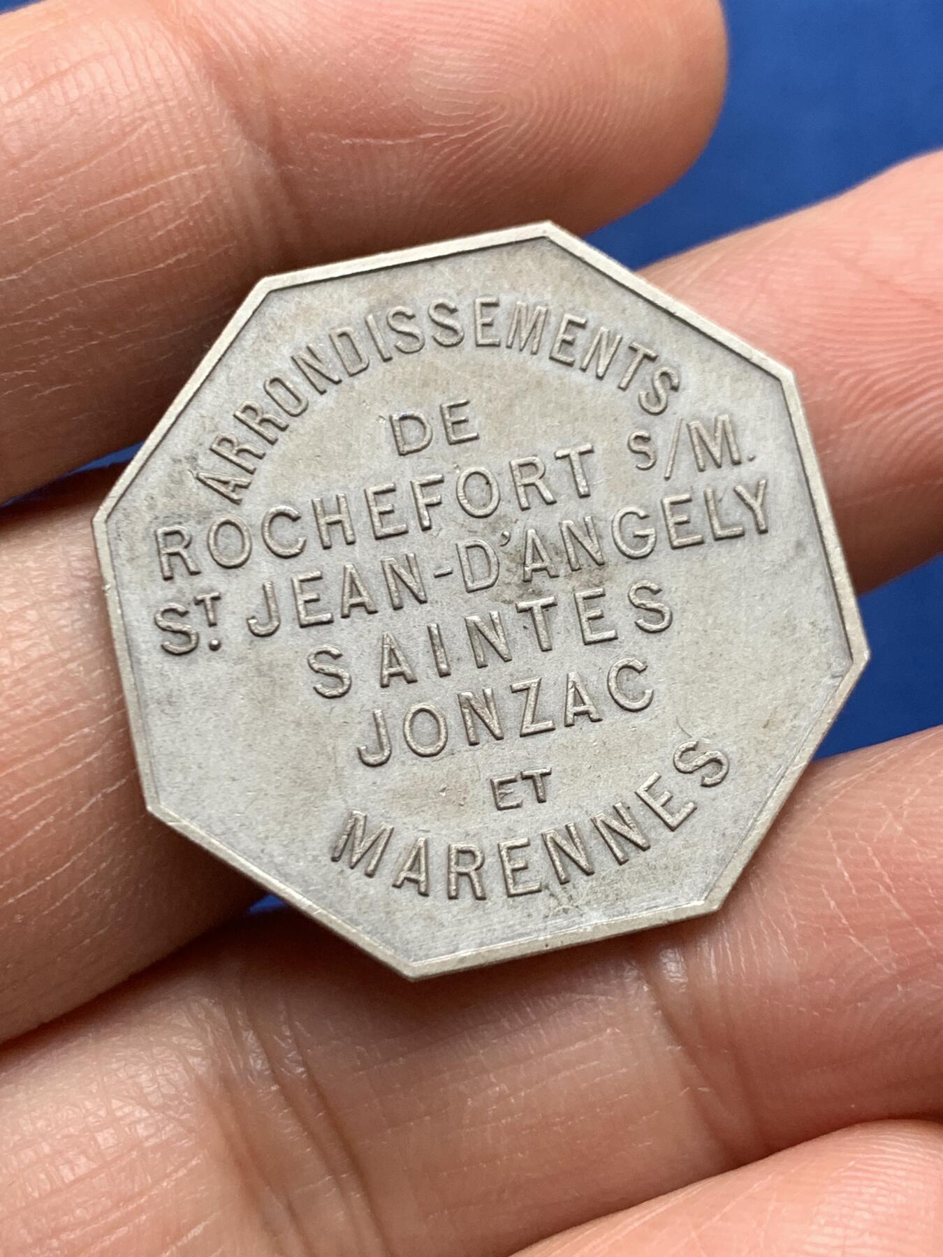 《竞宝斋》第469场 周日，周一 2场连拍 （全场包邮）欢迎送拍 法国罗什福尔商会八角银质代币。直径：30mm，重：10.7g，边铭：950M/M 菱形 野猪头 银标