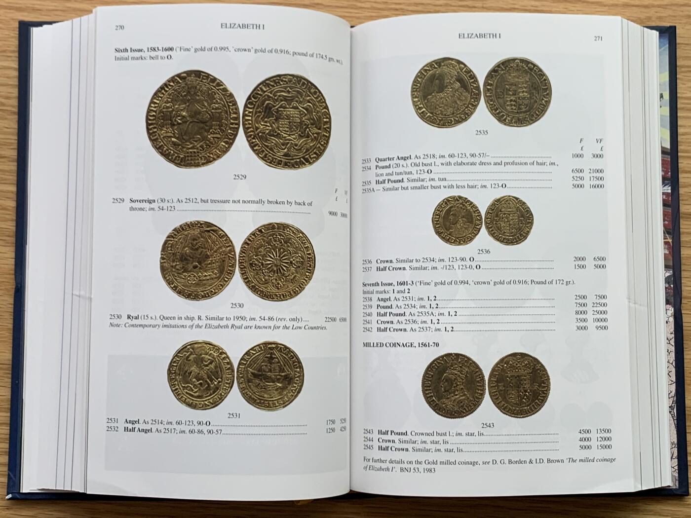 《竞宝斋》第469场 周日，周一 2场连拍 （全场包邮）欢迎送拍 2026最新版英国钱币标准目录，完整收录英国从打制币到10进制前的钱币，英系藏家必备，PCGS和NGC官方参考目录，约1.15公斤。细节见图