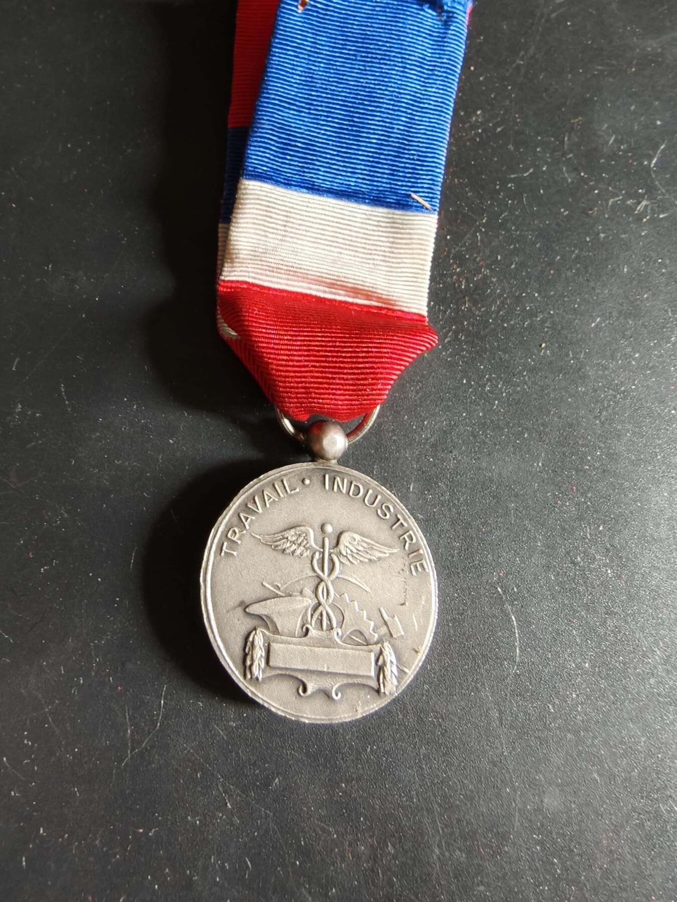 老王徽章第186期 法国银级劳动荣誉奖章   大师里维特版本