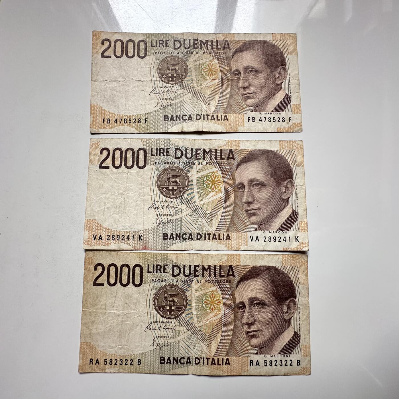 🌹外币初藏🌹🐯2026年第27场   每周二四六晚8️⃣点 接代拍 意大利1990年 2000里拉纸币（马可尼版）三张一组 