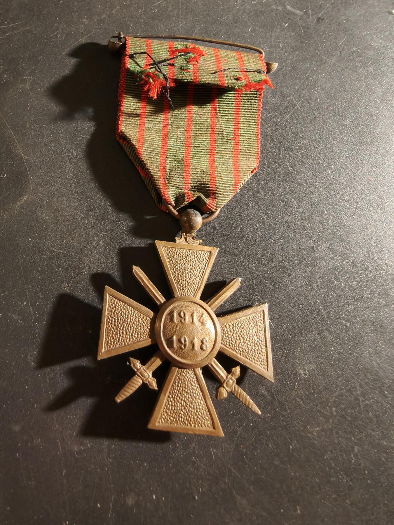 老王徽章第186期 法国1918版战争十字奖章   一颗铜棕榈勋饰