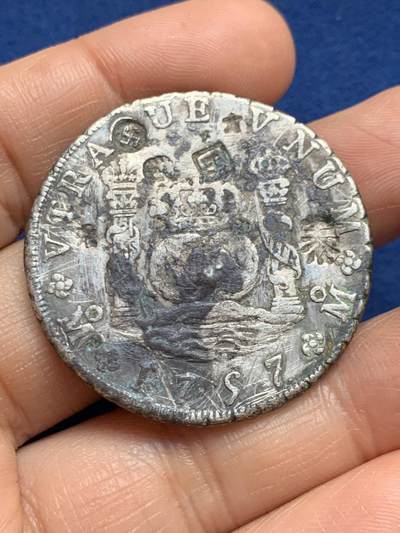 《竞宝斋》第469场 周日，周一 2场连拍 （全场包邮）欢迎送拍 - 海捞品 地球1797年双柱8r银币，多戳，暴力清洗，有一些趣味戳记，性价比高，重约26克。