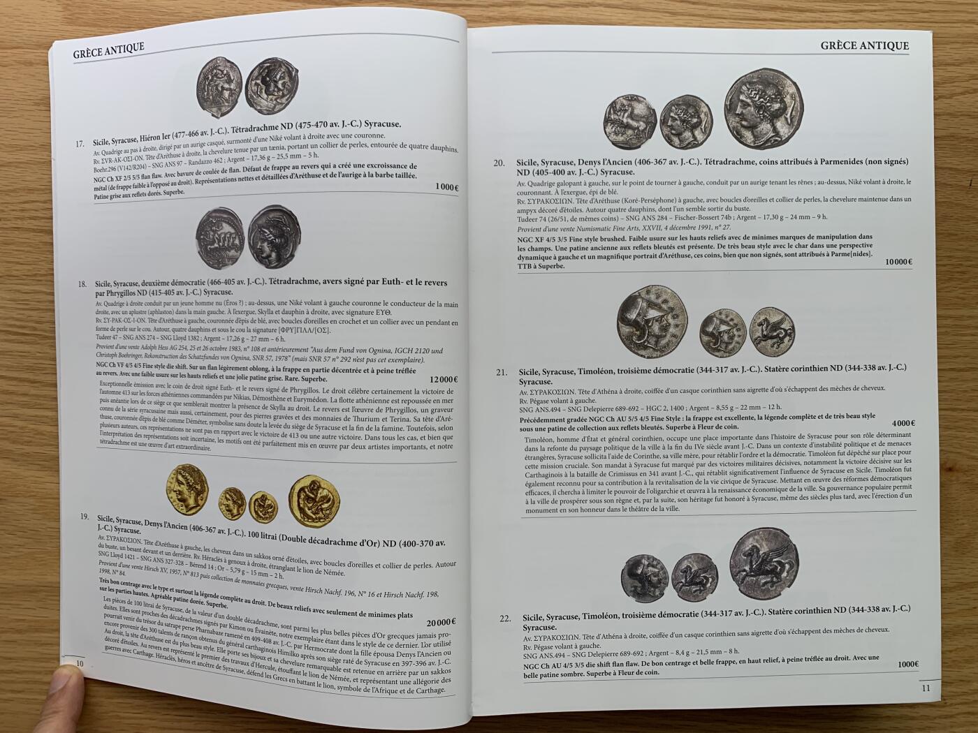 《竞宝斋》第469场 周日，周一 2场连拍 （全场包邮）欢迎送拍 MDC 世界币章拍卖目录 大开本 内图精美 有很多见不到的珍惜币章 重达2.6公斤 包邮 编号17