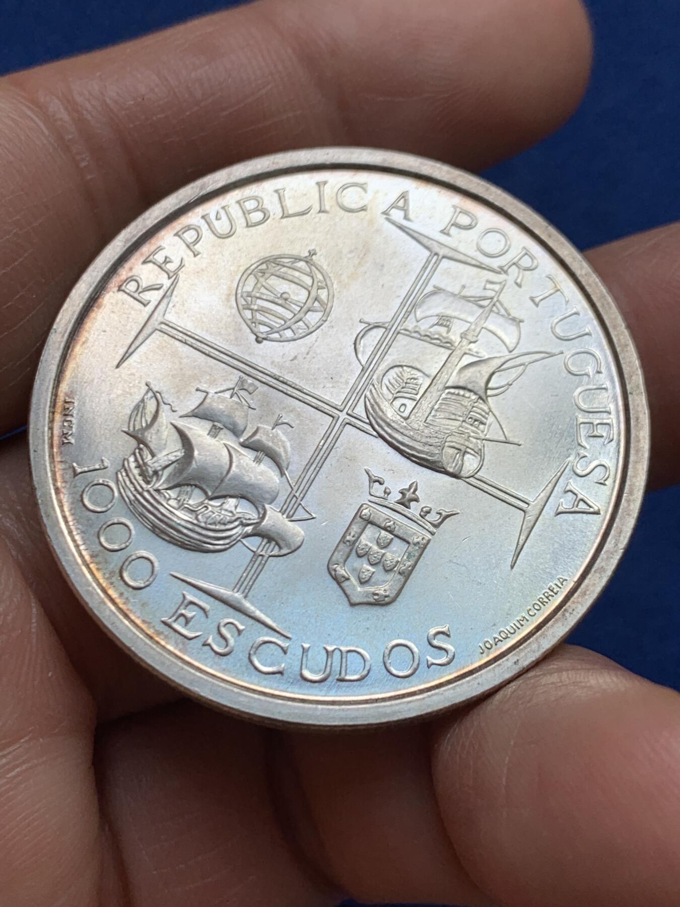 《竞宝斋》第469场 周日，周一 2场连拍 （全场包邮）欢迎送拍 葡萄牙1998年曼努埃尔一世1000埃斯库多银币 500银 27克