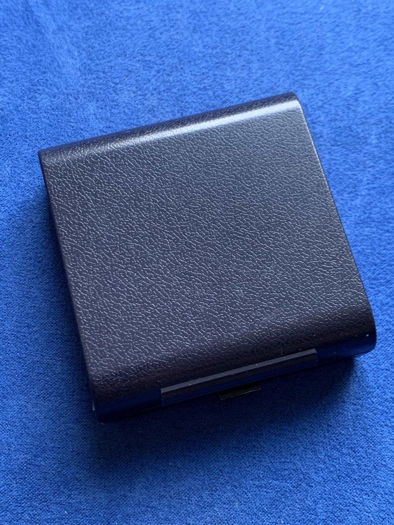 《竞宝斋》第469场 周日，周一 2场连拍 （全场包邮）欢迎送拍 德国巴登-符腾堡州内卡苏尔姆银质纪念方章 31克 23.5*42mm 带盒