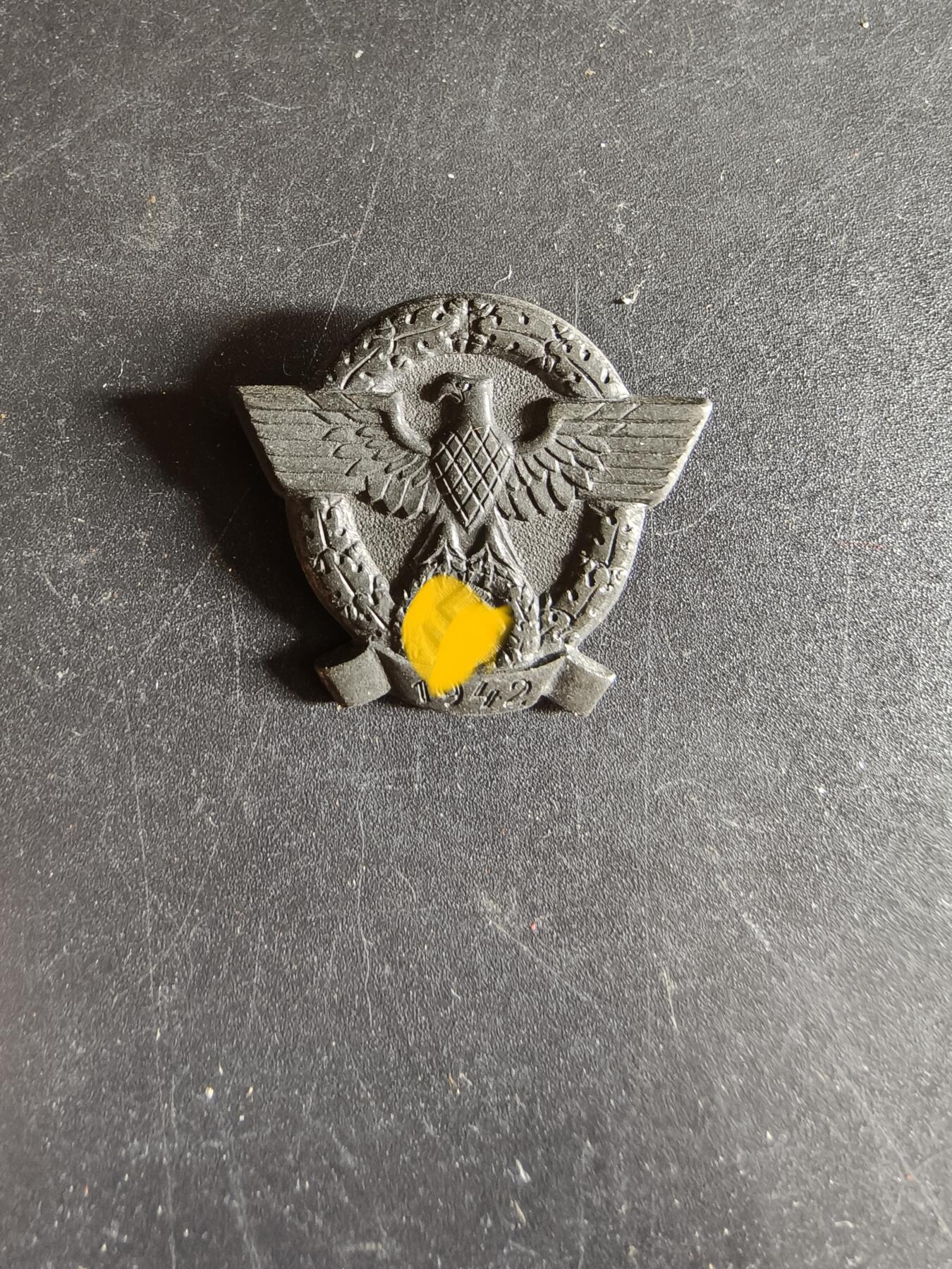 老王徽章第186期 德三1942年警察日证章