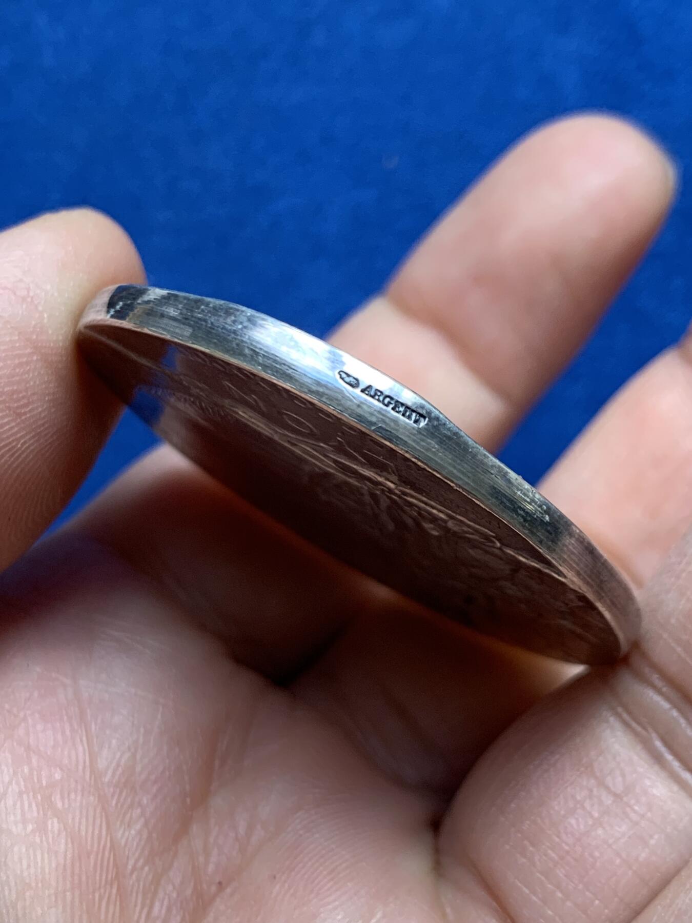 《竞宝斋》第469场 周日，周一 2场连拍 （全场包邮）欢迎送拍 1891年法国里昂射击节银章 48.9克 44.5mm 丰饶角银标 带盒