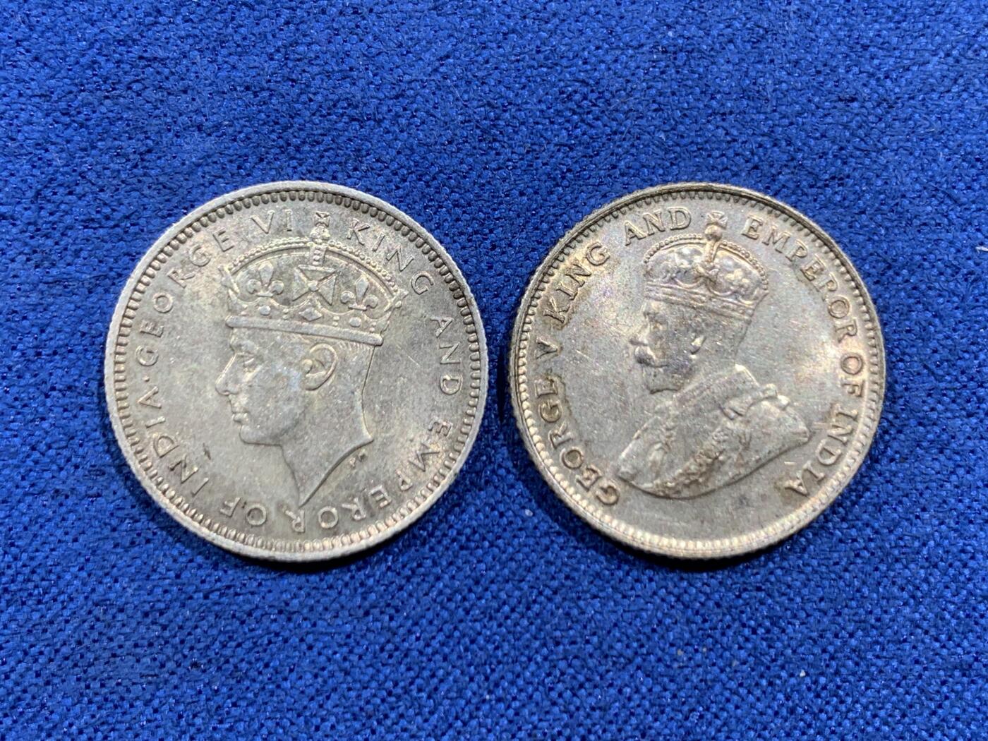 《竞宝斋》第469场 周日，周一 2场连拍 （全场包邮）欢迎送拍 两枚一组 1926年英属海峡乔治五世银币和1941年英属马来亚乔治六世银币（高银版）两个都是面值10分 状态不错 适合收藏