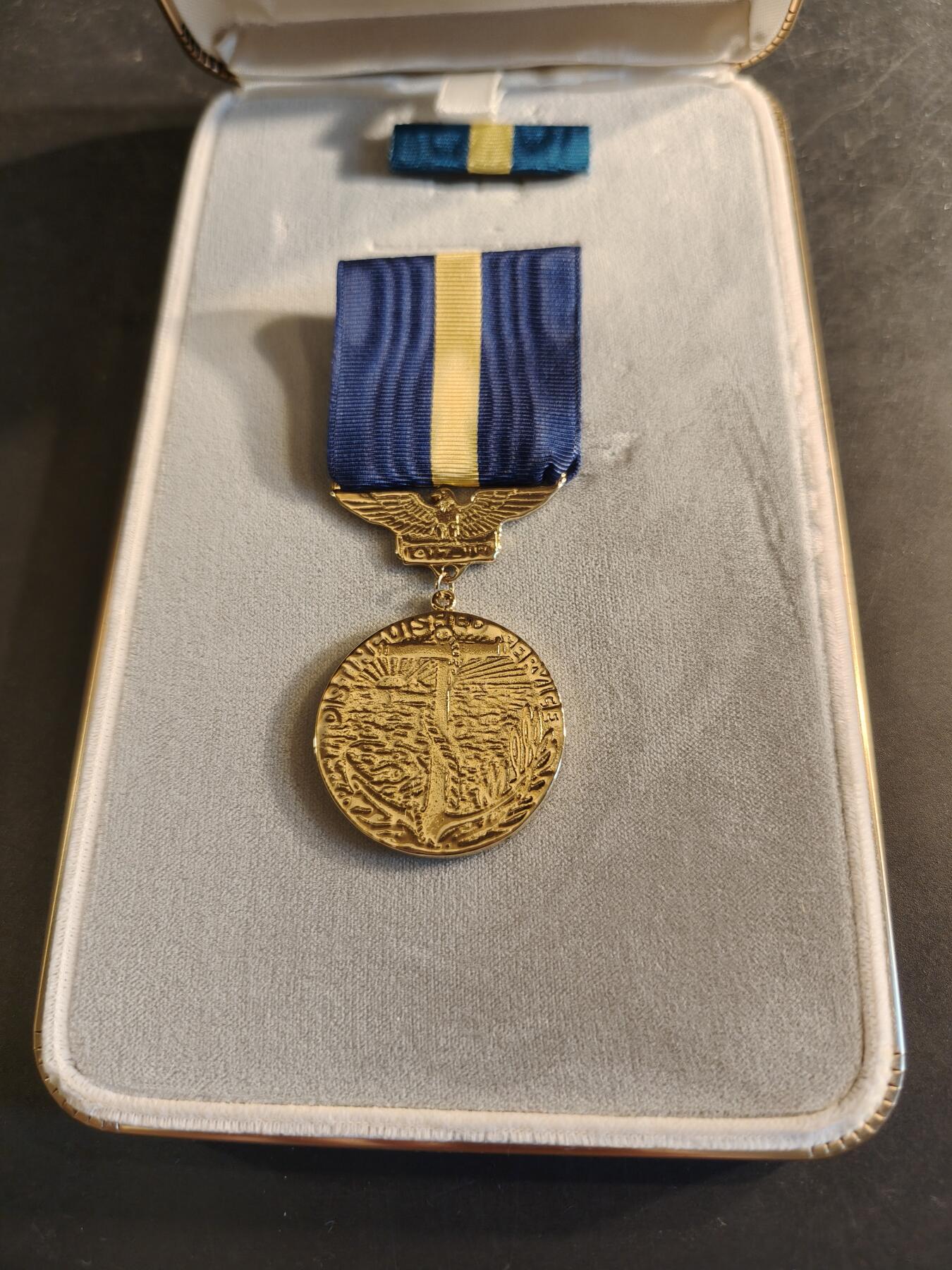 老王徽章第186期 美国海军杰出服役勋章 原盒带略  电镀版本   十分少见1917版