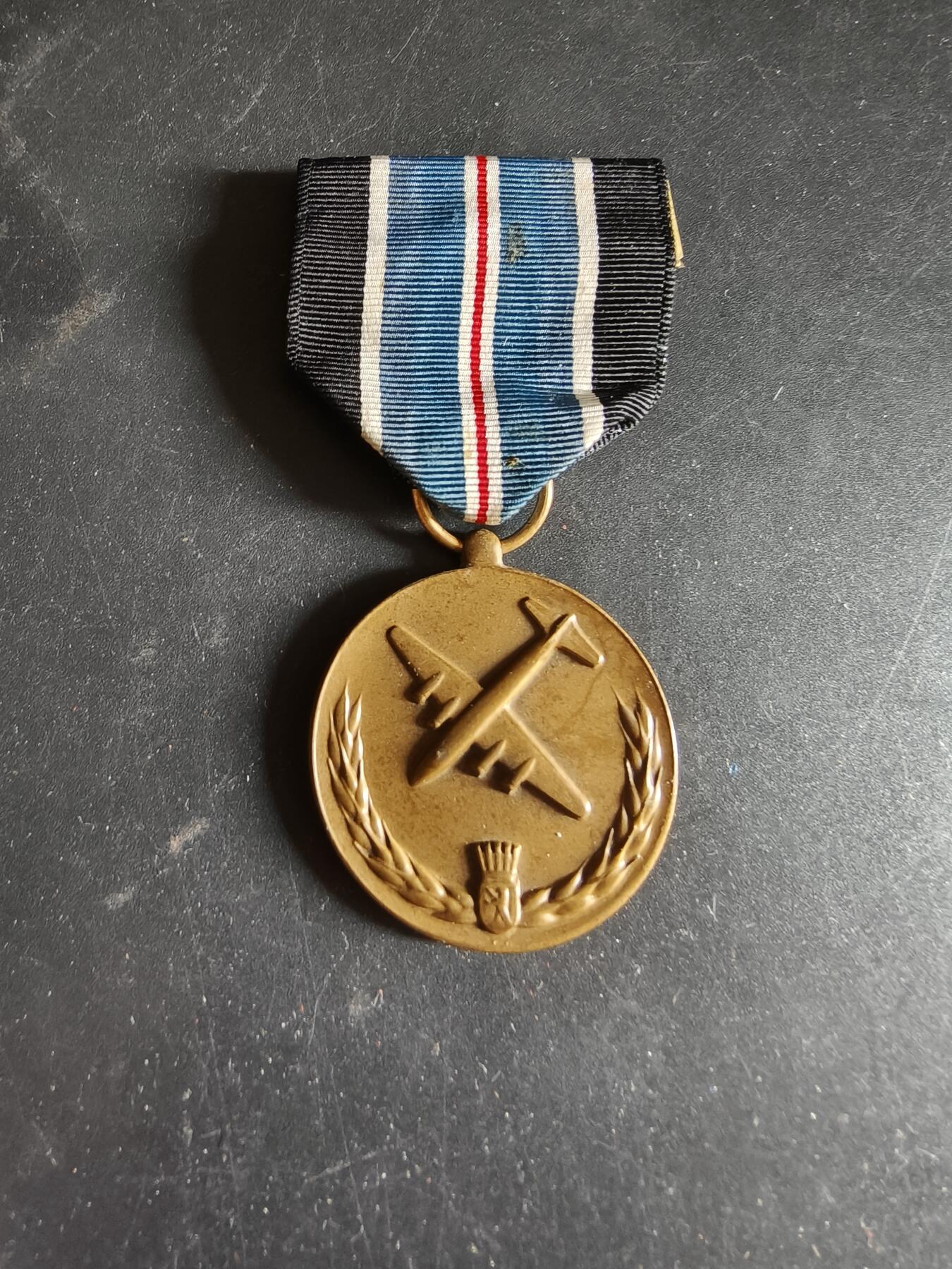 老王徽章第186期 美国空军柏林危机人道主义援助奖章