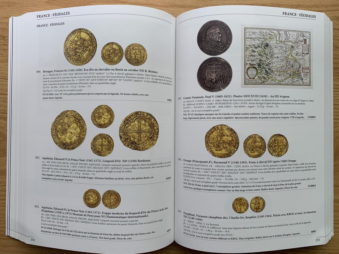 《竞宝斋》第469场 周日，周一 2场连拍 （全场包邮）欢迎送拍   MDC 世界币章拍卖目录 大开本 内图精美 有很多见不到的珍惜币章 重达2.4公斤 包邮 编号14