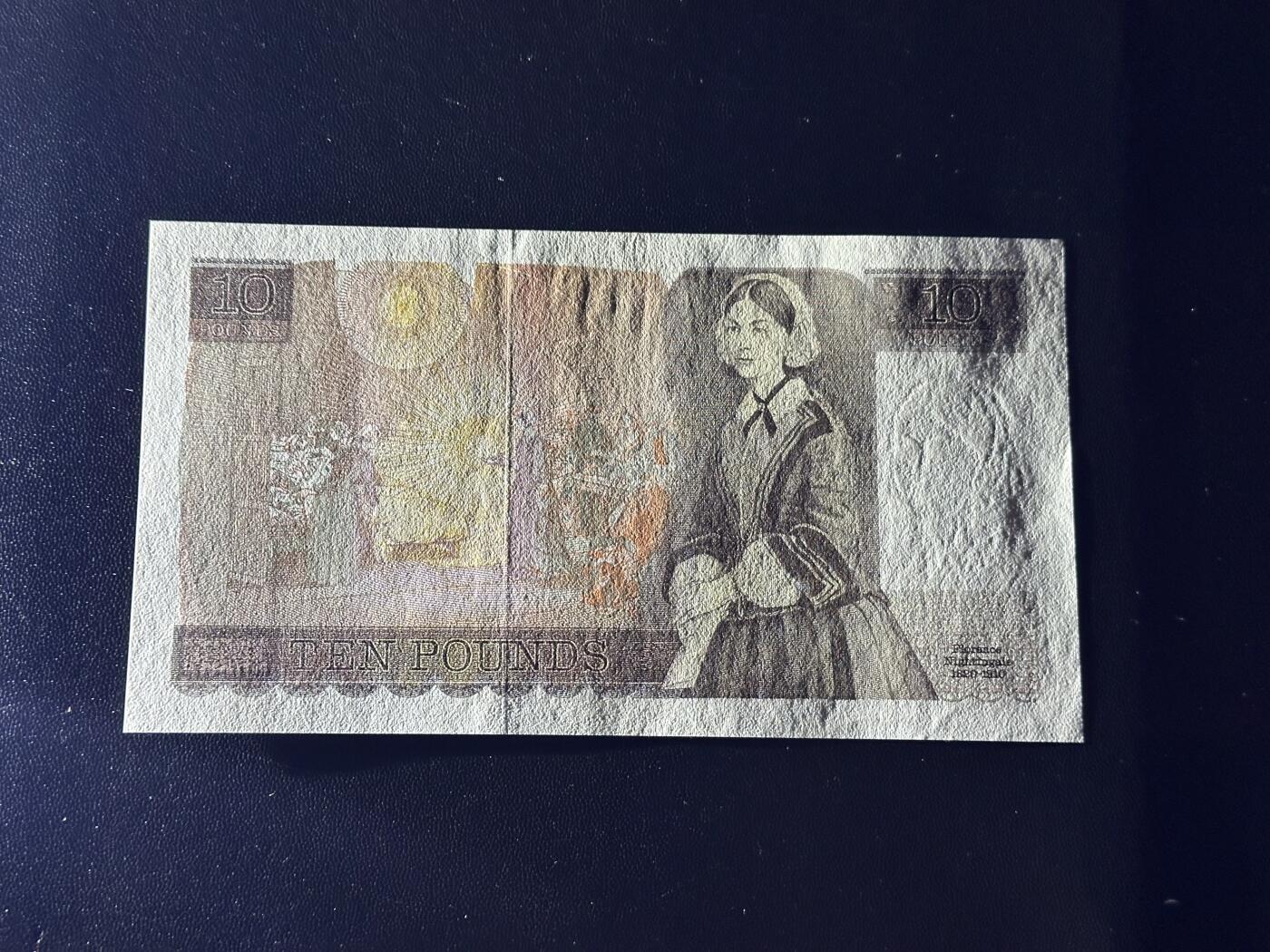 《外钞收藏家》第六百一十六期（精品场）（长期征集拍品、欢迎藏友们联系合作） 英国D序列10镑 全新UNC 无47靓号