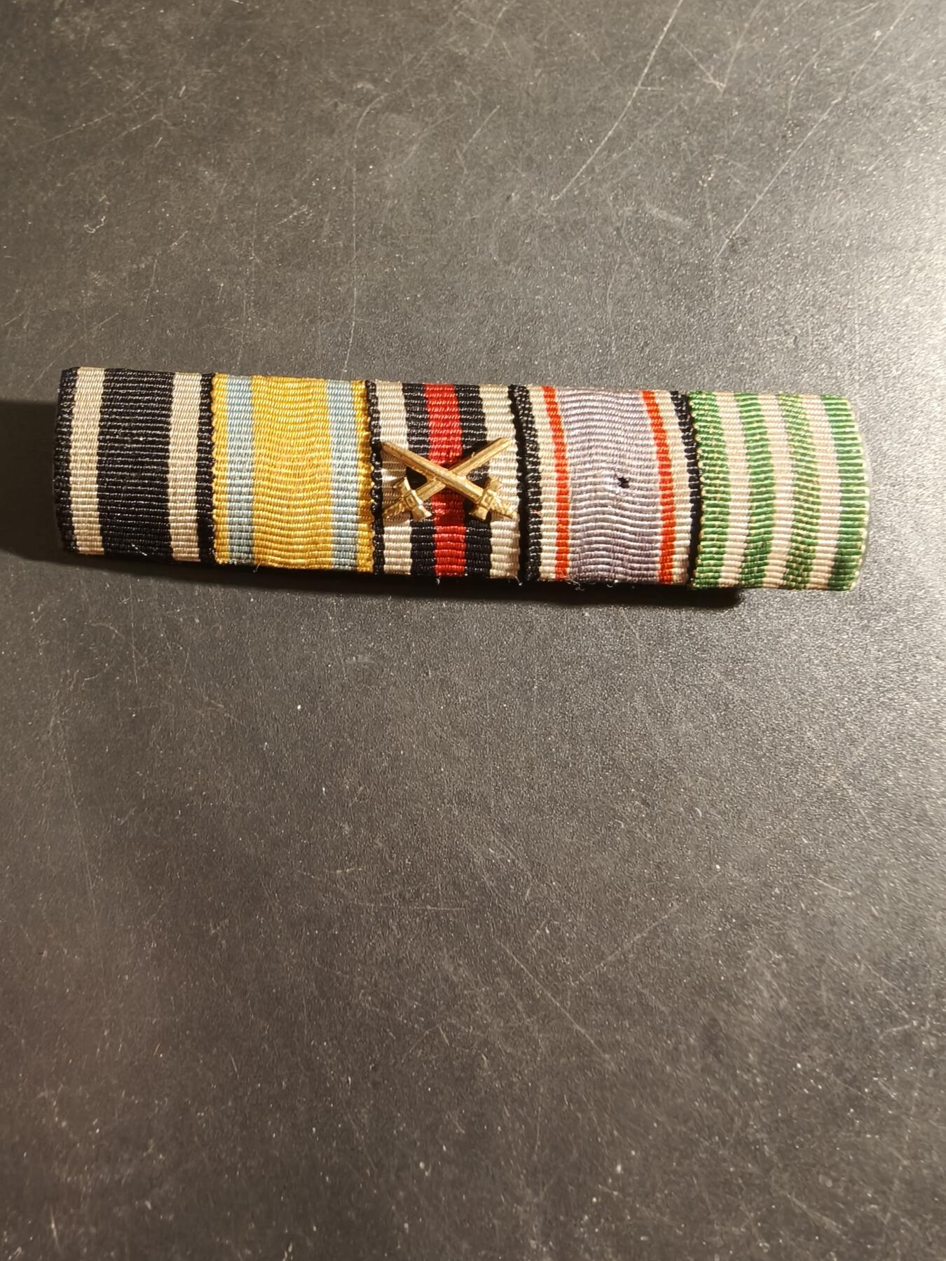 老王徽章第186期 德国一战二战勋略5R     一战二铁、萨克森铜级奥古斯特、佩剑兴登堡、德三民防等