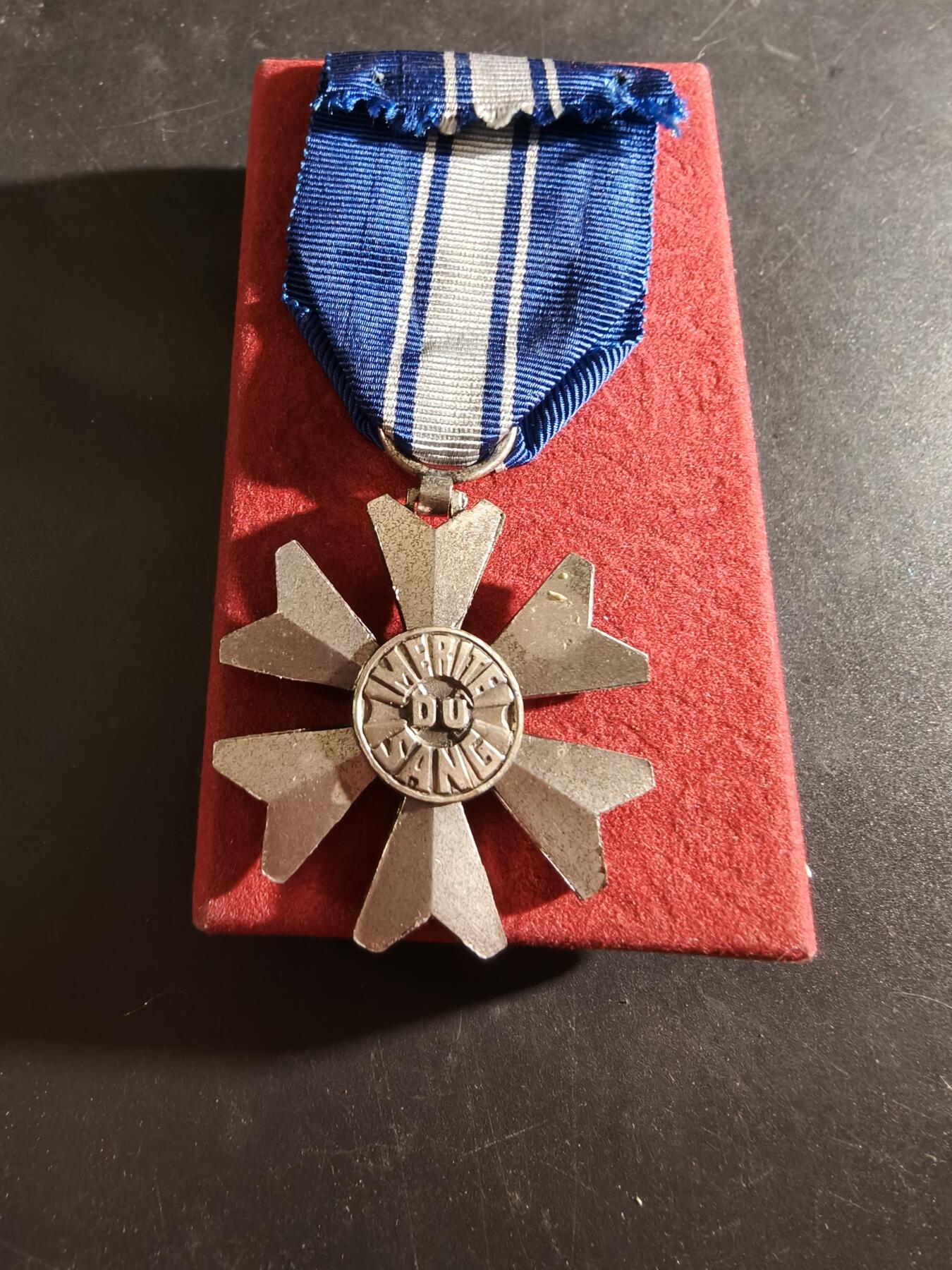 老王徽章第186期 法国骑士级献血功绩勋章    原盒