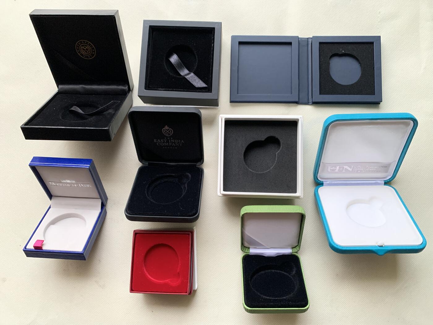 《竞宝斋》第469场 周日，周一 2场连拍 （全场包邮）欢迎送拍 钱币空盒 10个一组 细节见图