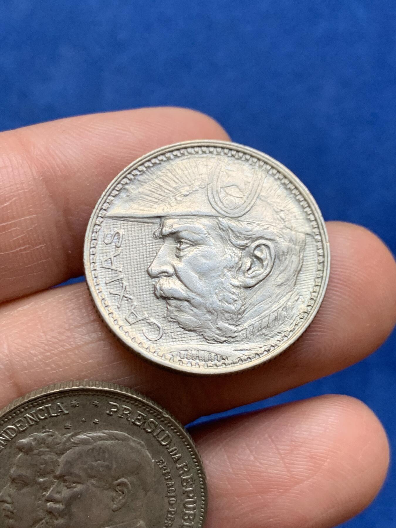 《竞宝斋》第469场 周日，周一 2场连拍 （全场包邮）欢迎送拍 两枚一组 巴西1935年卡希亚斯公爵2000瑞斯银币+巴西1922年独立一百周年银币