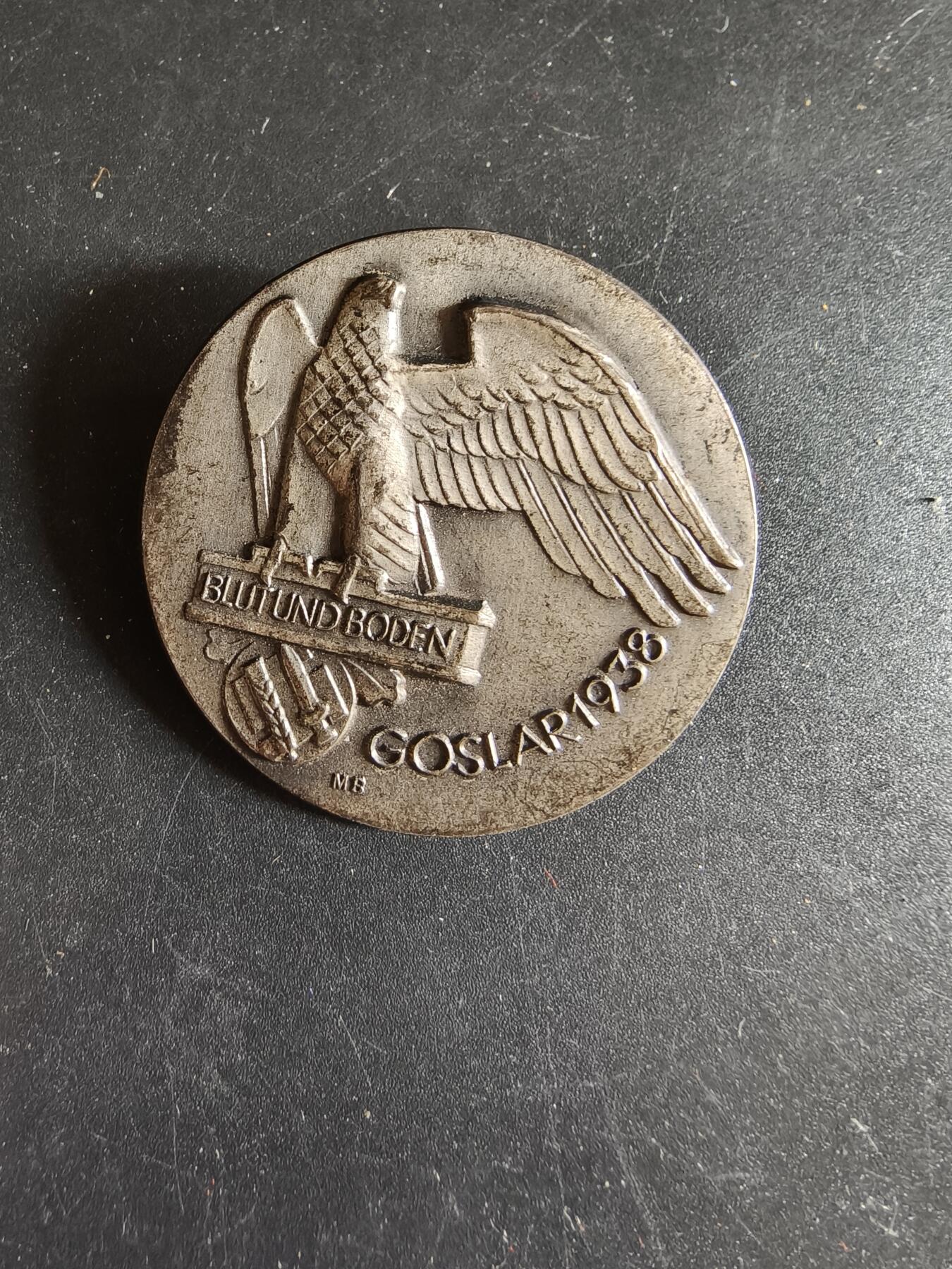 老王徽章第186期 德三1938年戈斯拉尔”血与土”(德三的农业政策与种族政策)证章