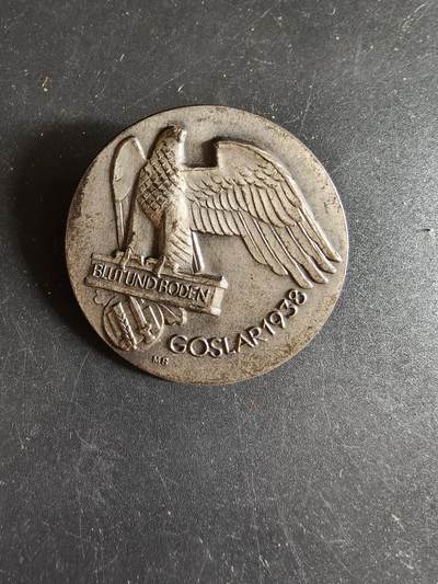 老王徽章第186期 - 德三1938年戈斯拉尔”血与土”(德三的农业政策与种族政策)证章