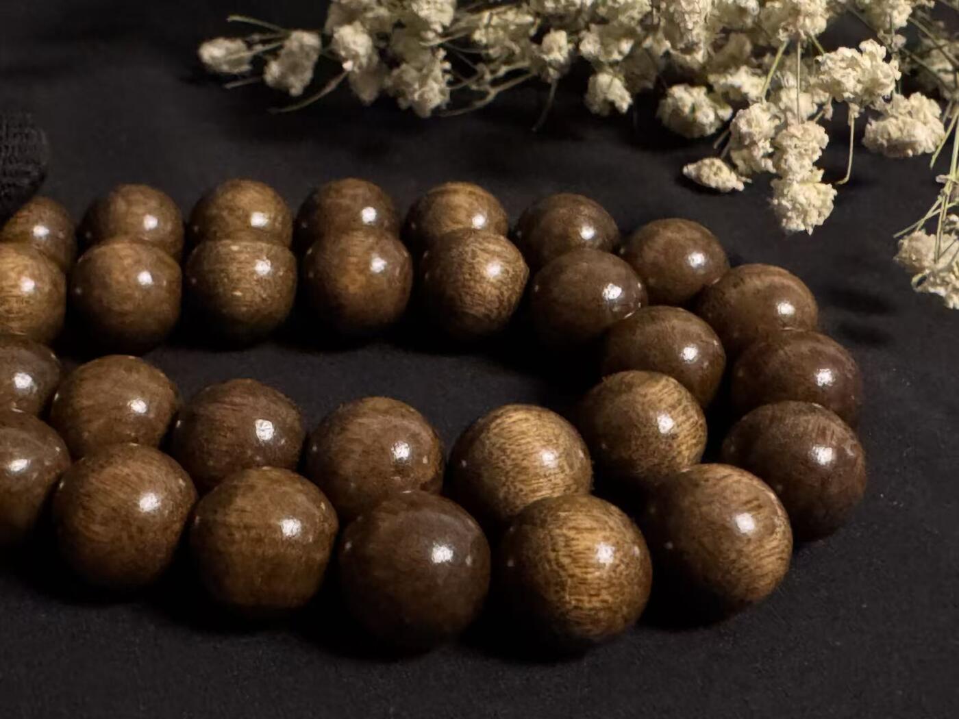 零元拍：本命佛12生肖系列金丝楠手持12MM，不动明王（生肖鸡）金丝果香满满。