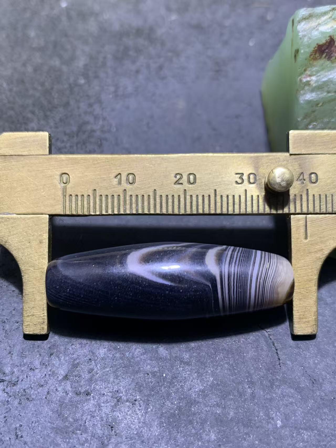 精美罕见一眼靠山图案千层纹药师玛瑙桶珠一个