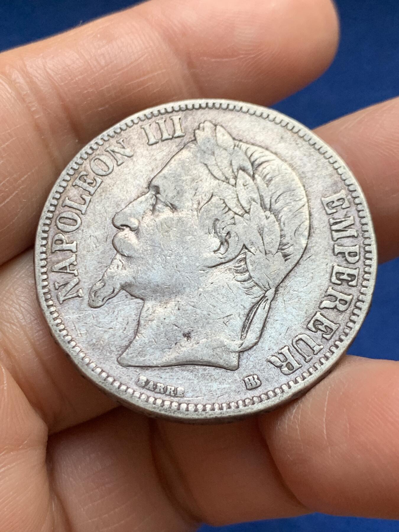 《竞宝斋》第469场 周日，周一 2场连拍 （全场包邮）欢迎送拍 法国1869年拿破仑三世有冠版5法郎银币 BB厂标 老包浆 24.55克