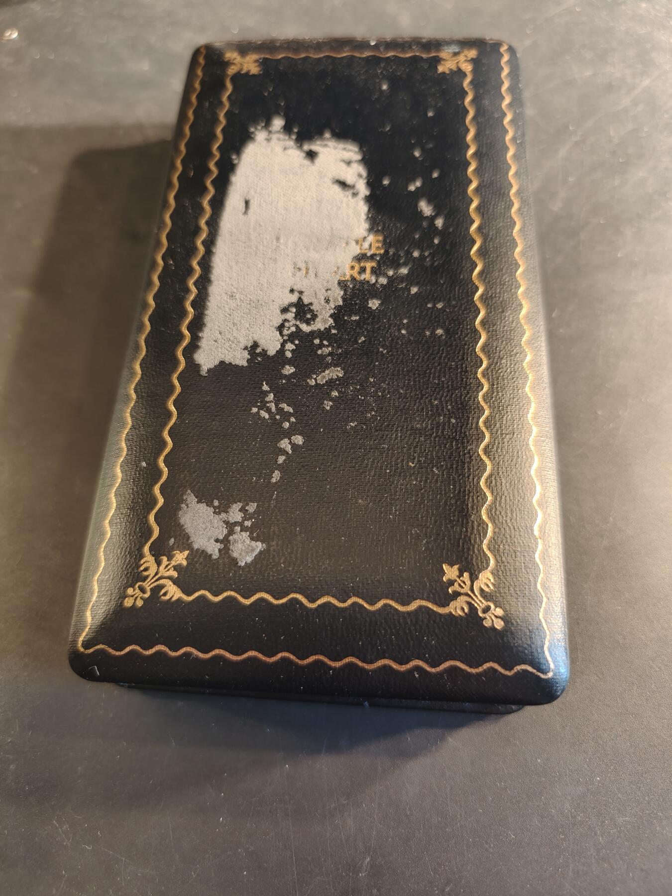 老王徽章第186期 美国紫心勋章 原盒带略和珐琅略 少见全套   二战时期版本