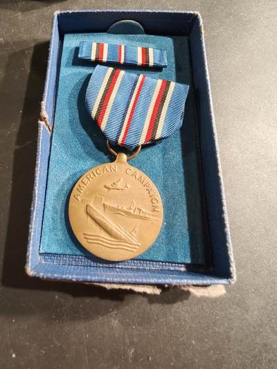老王徽章第186期 - 美国二战美洲战区服役奖章    原盒带略