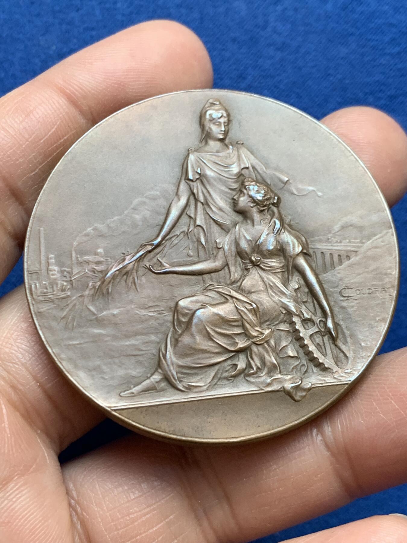 《竞宝斋》第469场 周日，周一 2场连拍 （全场包邮）欢迎送拍 法国光学与精密仪器协会铜章 56.2克 49.5mm 铜标边铭 带盒