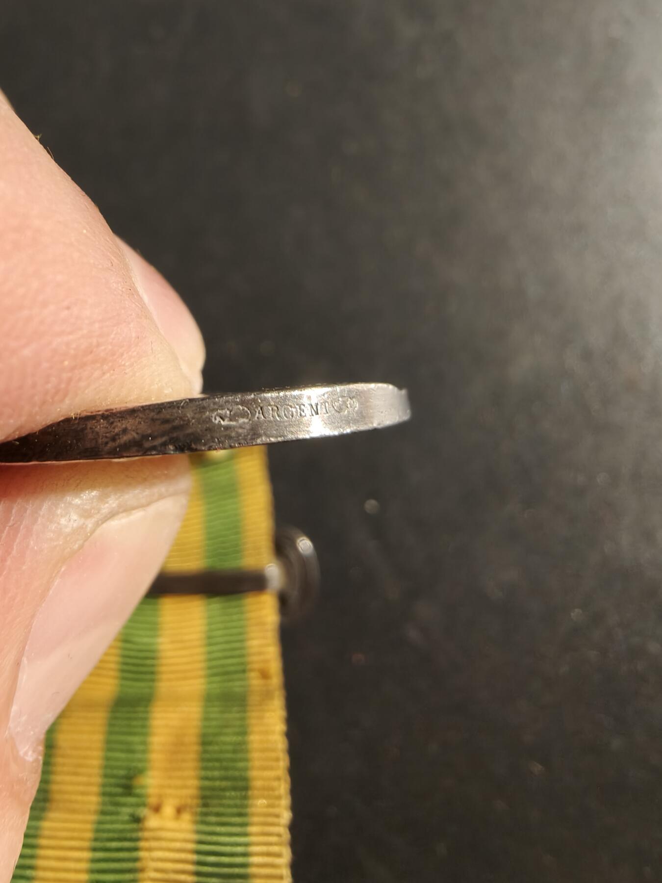 老王徽章第186期 法国1900庚子奖章    原铸950银     原盒