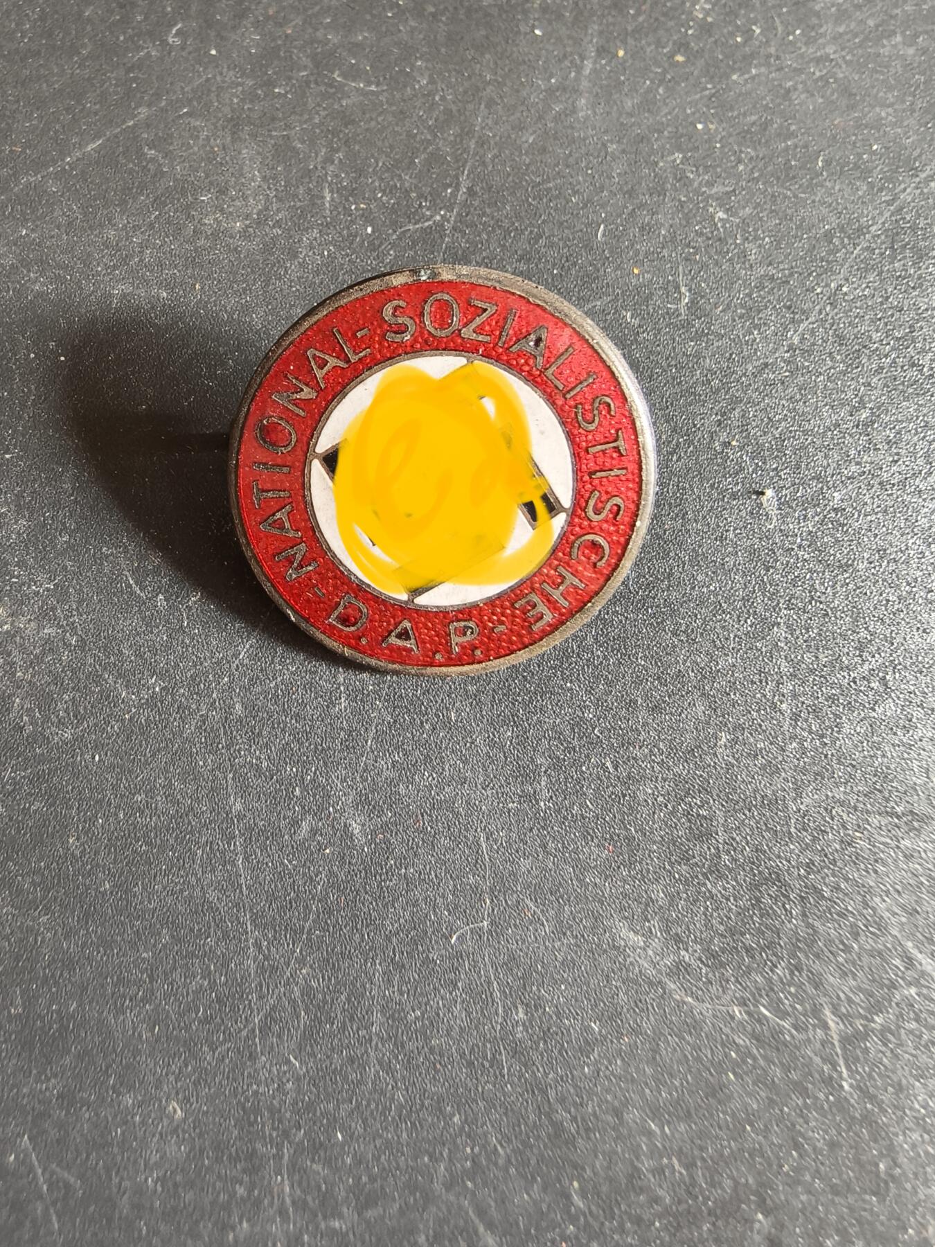 老王徽章第186期 德三NSDAP证章    珐琅材质