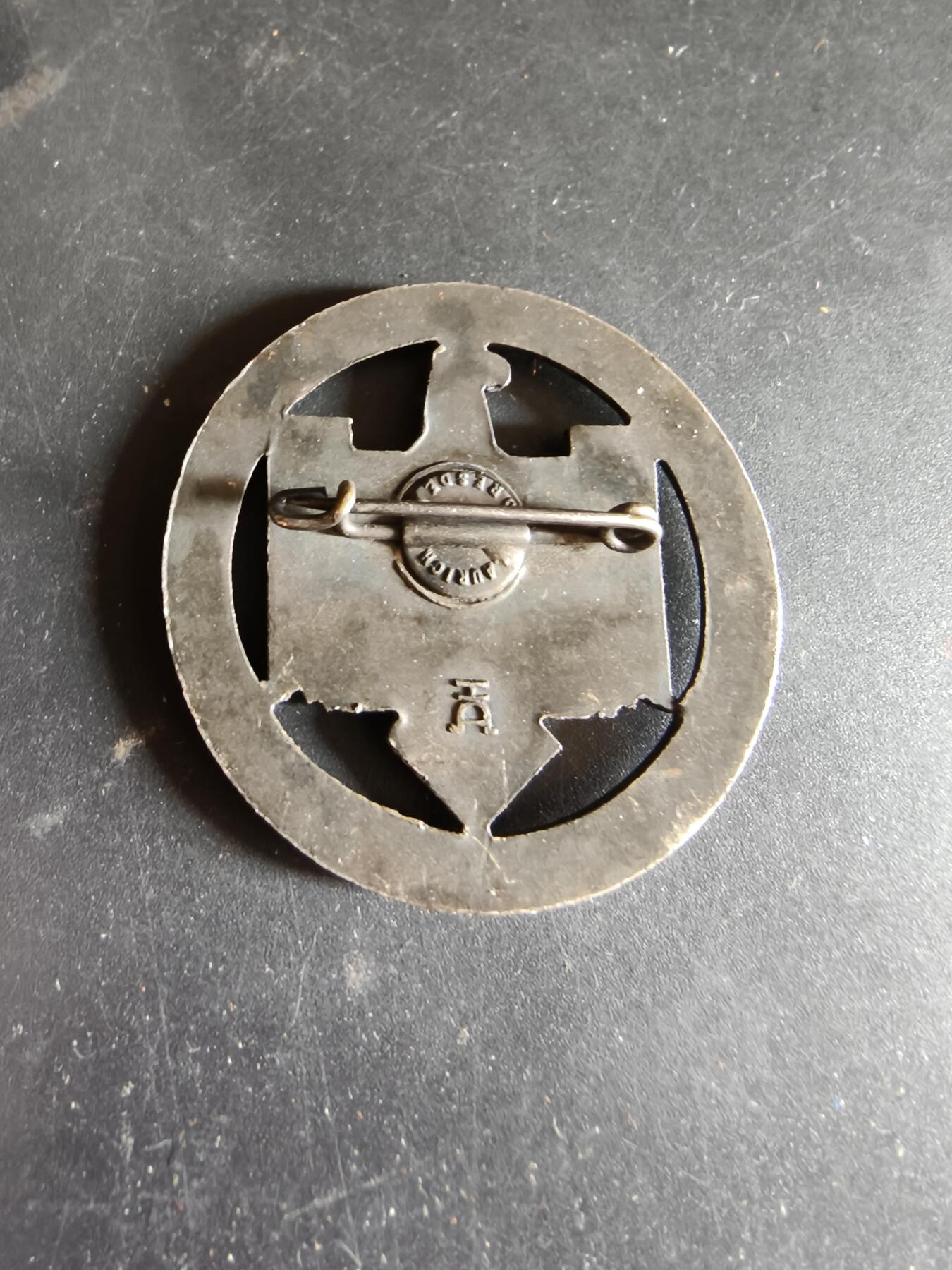 老王徽章第186期 德三1938年布雷斯劳德国体操和体育节证章