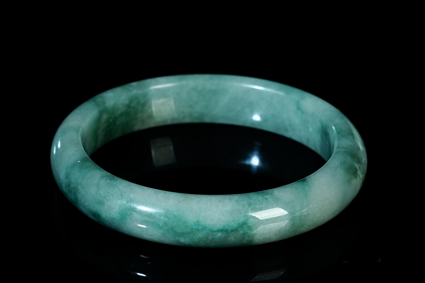 上海都达杂项专场五十六【全场包邮】  天然冰绿种翡翠手镯92-16