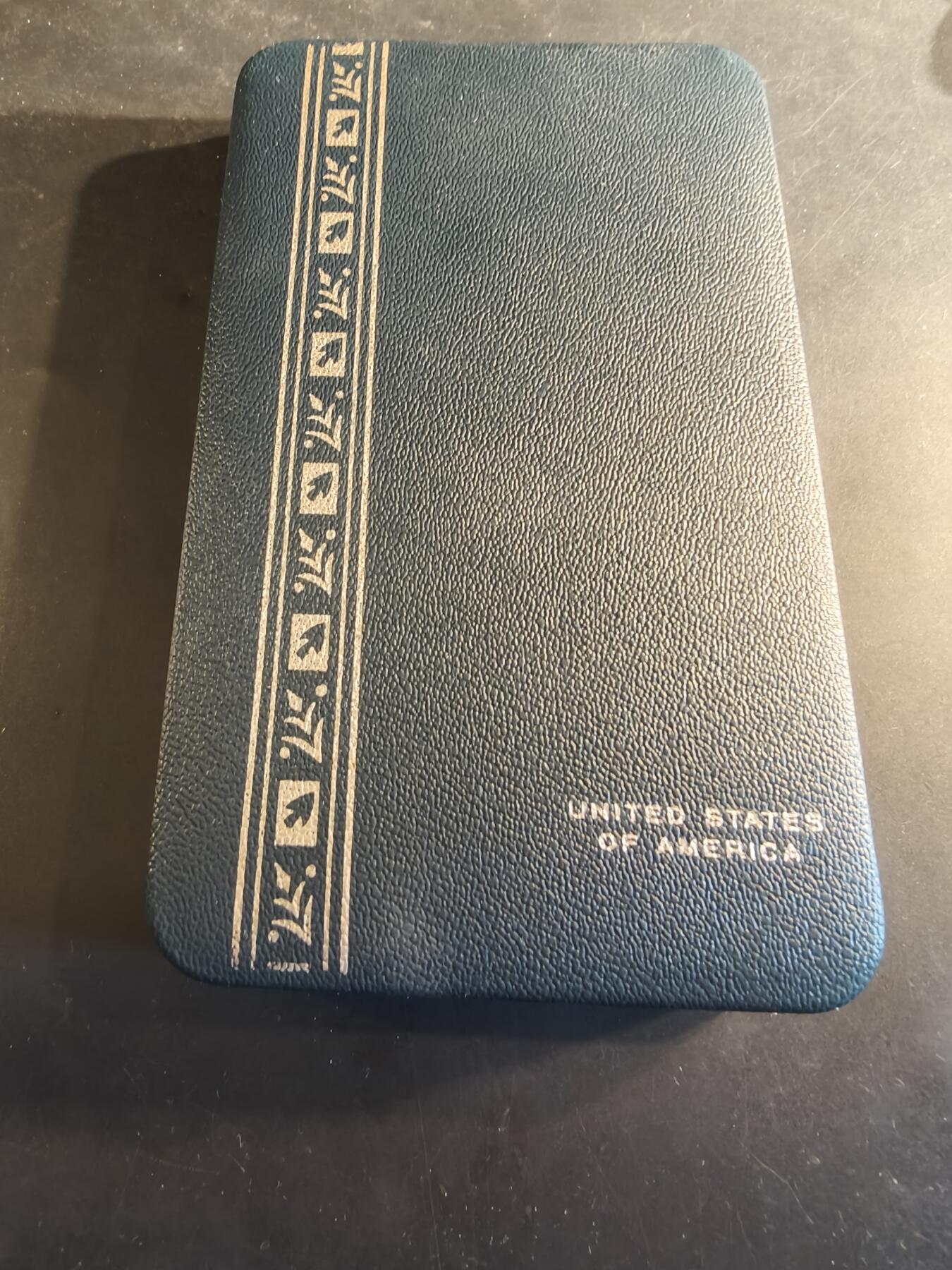 老王徽章第186期 美国空军战斗行动奖章 原盒带略、珐琅略和迷你章 少见全套   