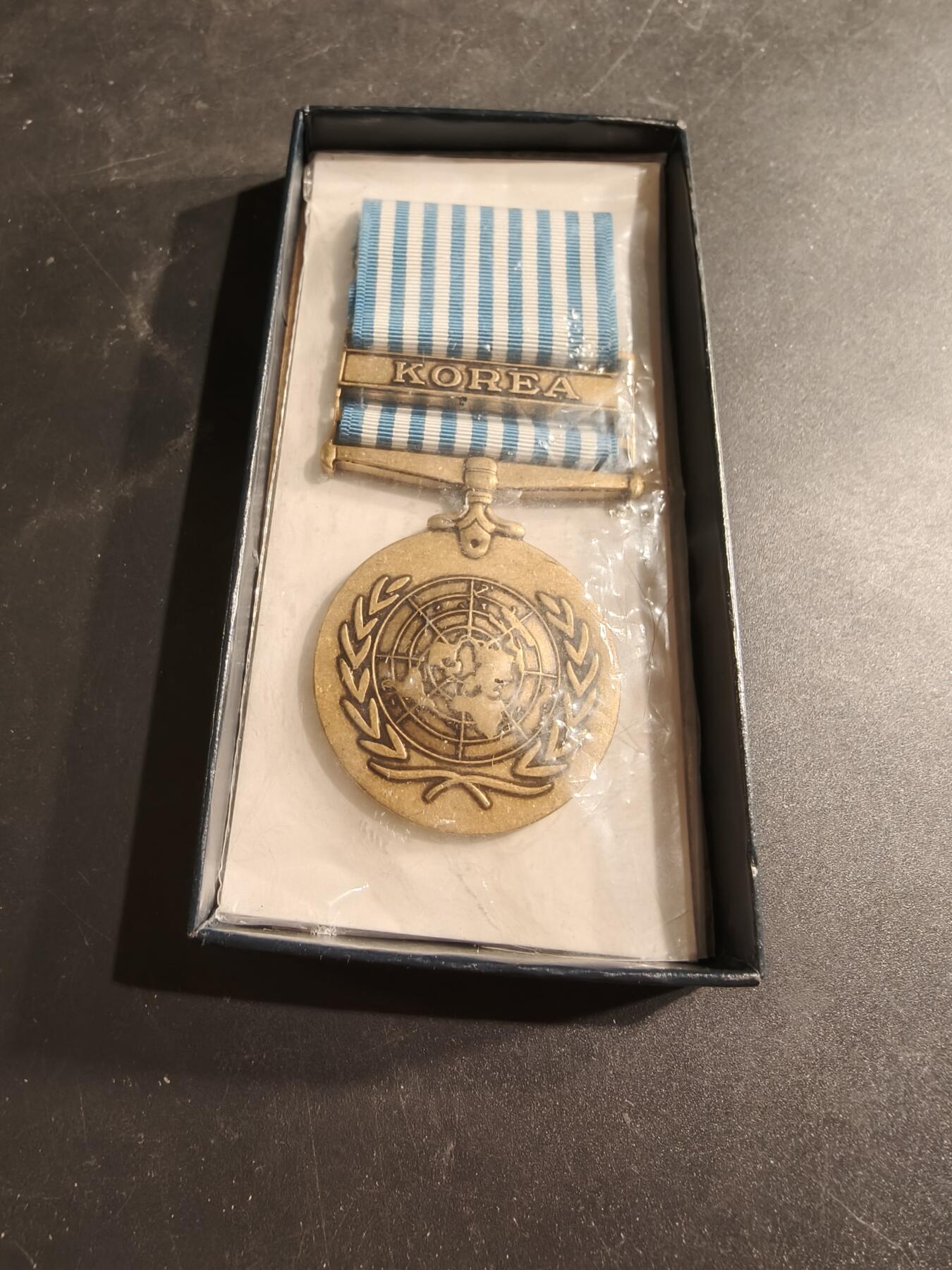 老王徽章第186期 美国联合国韩战奖章    原盒